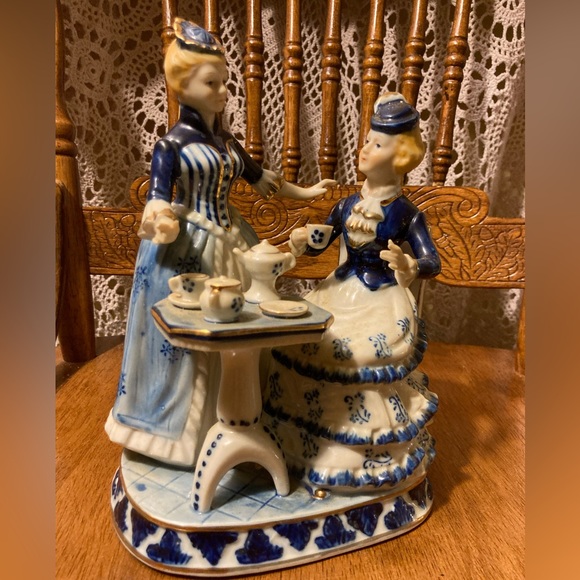 Other - Porcelain Vintage Blue and White Two Ladies Tea Party